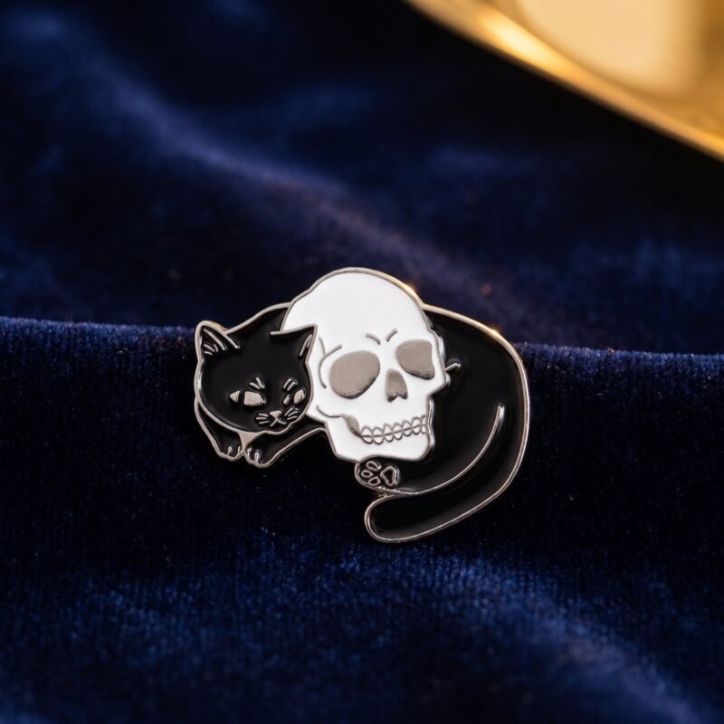 Pin Émaillé Lune et Étoiles Mystérieuses Sorcière