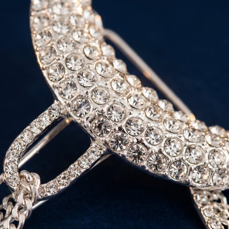 bijoux-2138-macro-1.jpg Barrette Cheveux Lune Cristaux Scintillants Acier