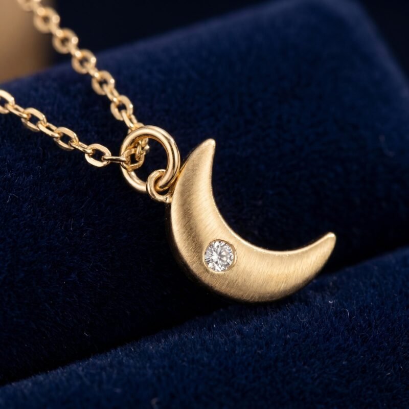 bijoux-2164-macro-1.jpg Collier Lune Bohème Pendentif Chaîne Dorée Acier Femme