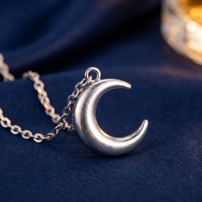 bijoux-3377-macro-2-1.jpg Collier Lune Croissant Chaîne Clavicule