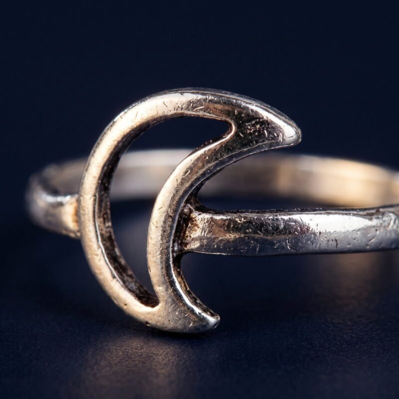 bijoux-3600-macro-1.jpg Bague Étoile Lune Triangle Diamant - Géométrie Céleste