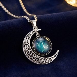 bijoux-3619-da1-2-1.jpg Collier Lune Argentée - Pendentif Céleste Épuré